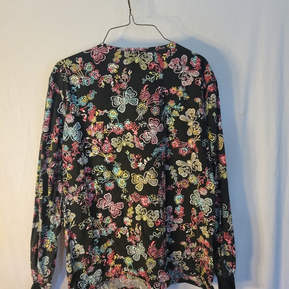 Scrub top by Cherokee. SIZE MEDIUM - Picture 2 of 2